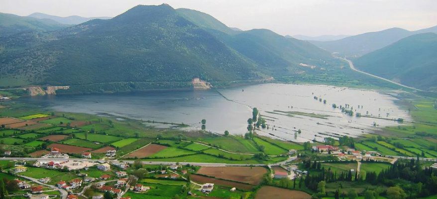 hotkova_lake_paramythia
