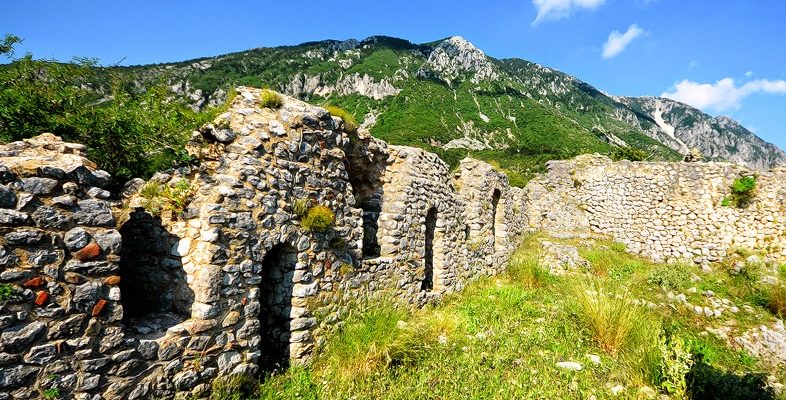 kastro_ag_donatou